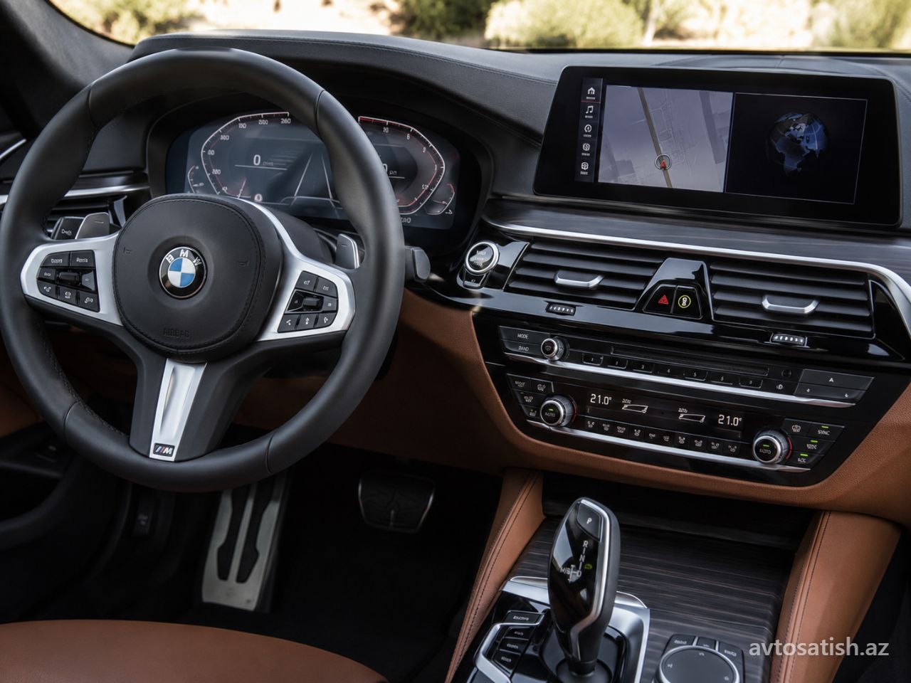 2021 BMW 3-Series 530i detal görünüşü