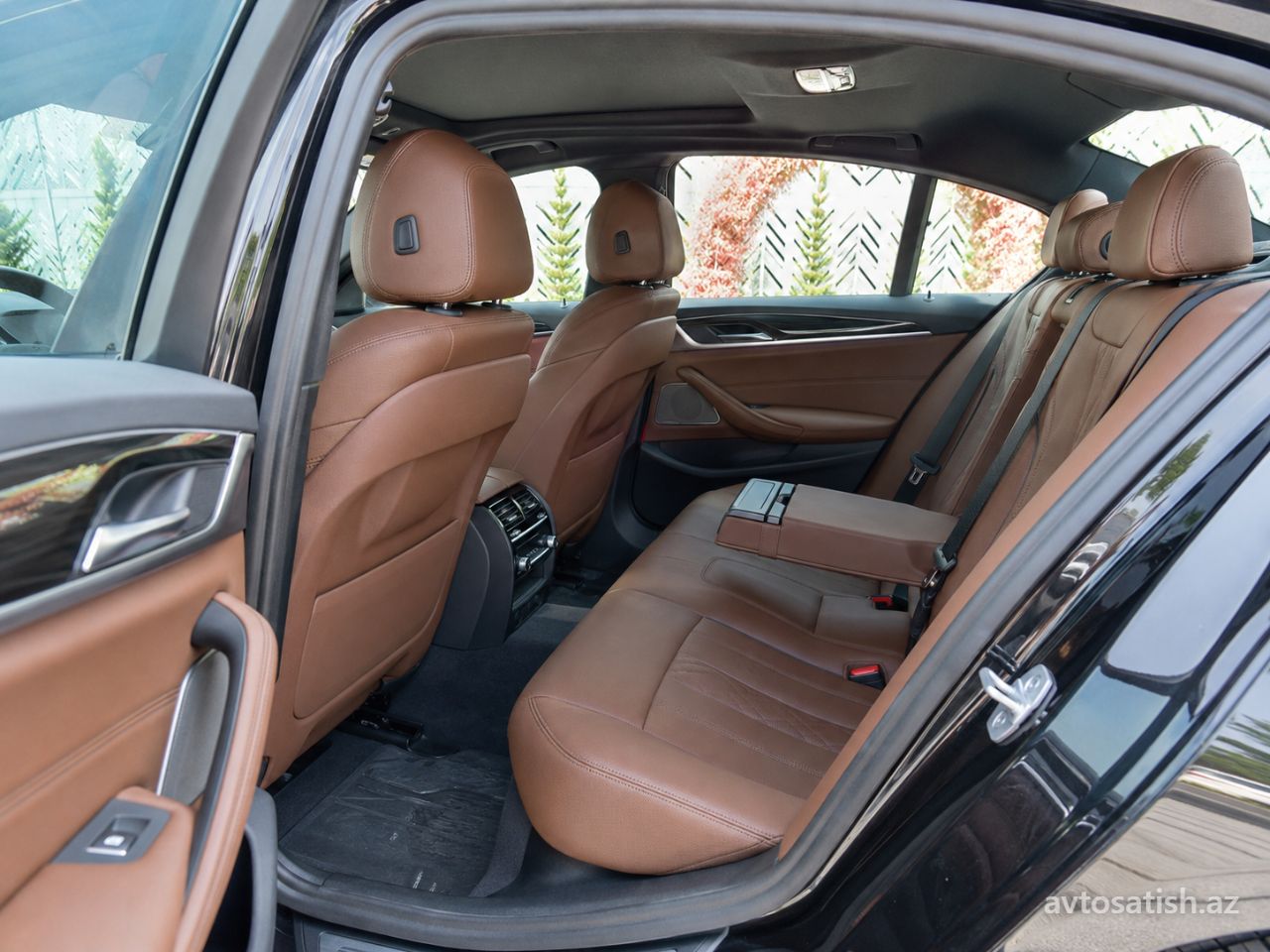 2021 BMW 3-Series 530i şəkil 6
