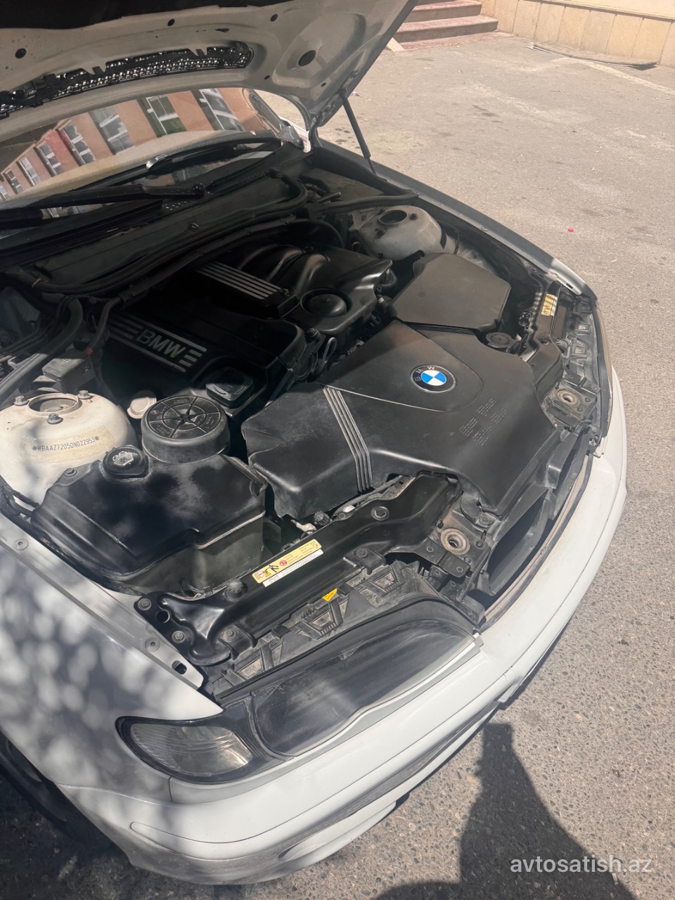2003 BMW 3-Series 320i arxa görünüşü
