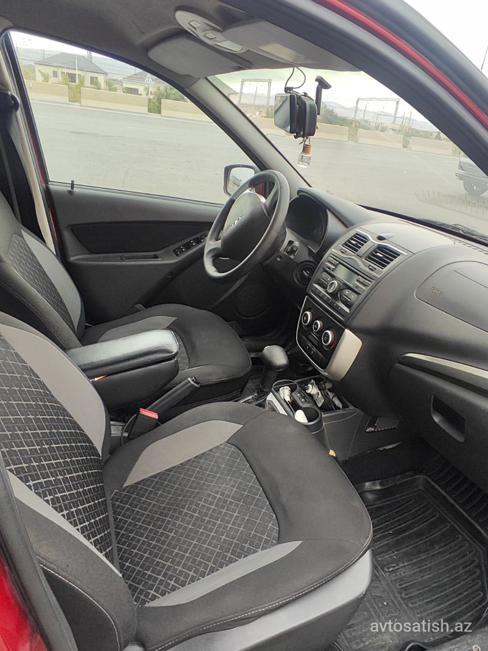 2019 Lada Granta 1.6 detal görünüşü