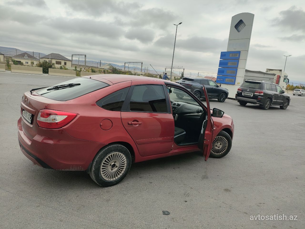 2019 Lada Granta 1.6 yan görünüşü